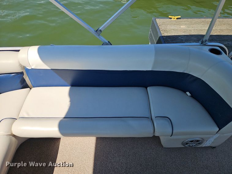 image for item EI3974 2016 Play Craft Clipper 2400 pontoon boat