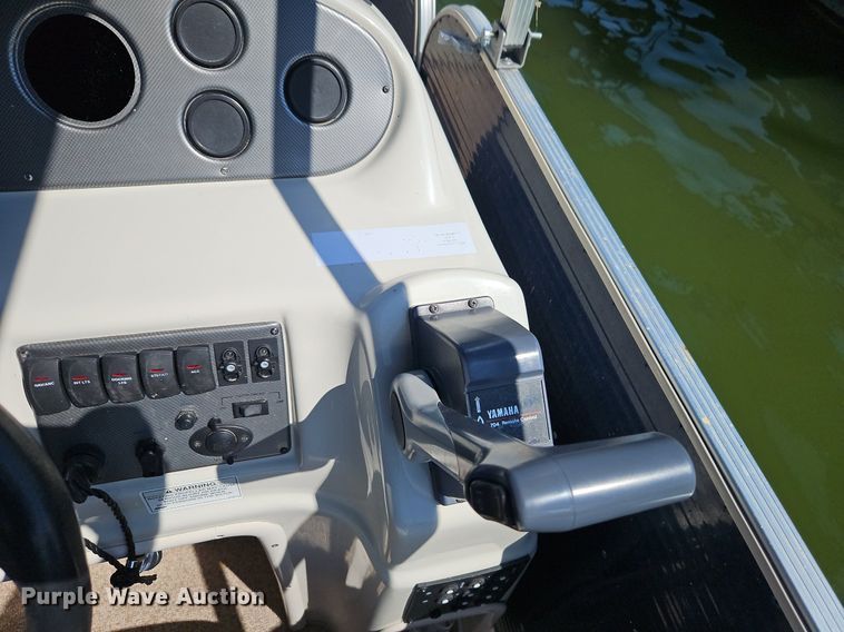 image for item EI3974 2016 Play Craft Clipper 2400 pontoon boat