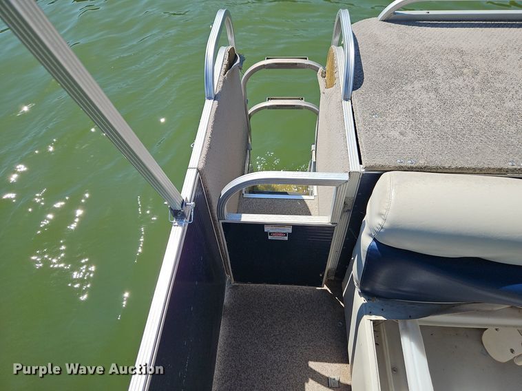 image for item EI3974 2016 Play Craft Clipper 2400 pontoon boat