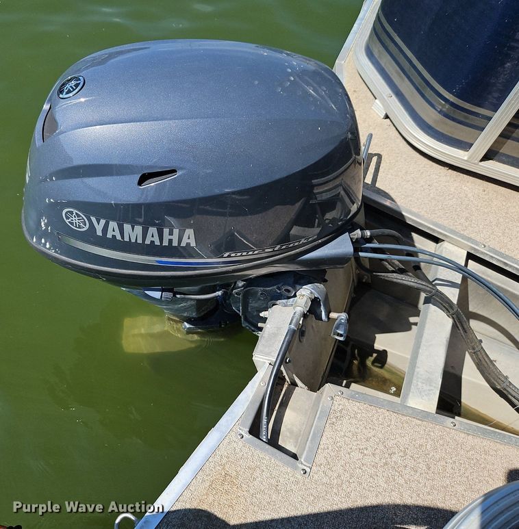 image for item EI3974 2016 Play Craft Clipper 2400 pontoon boat