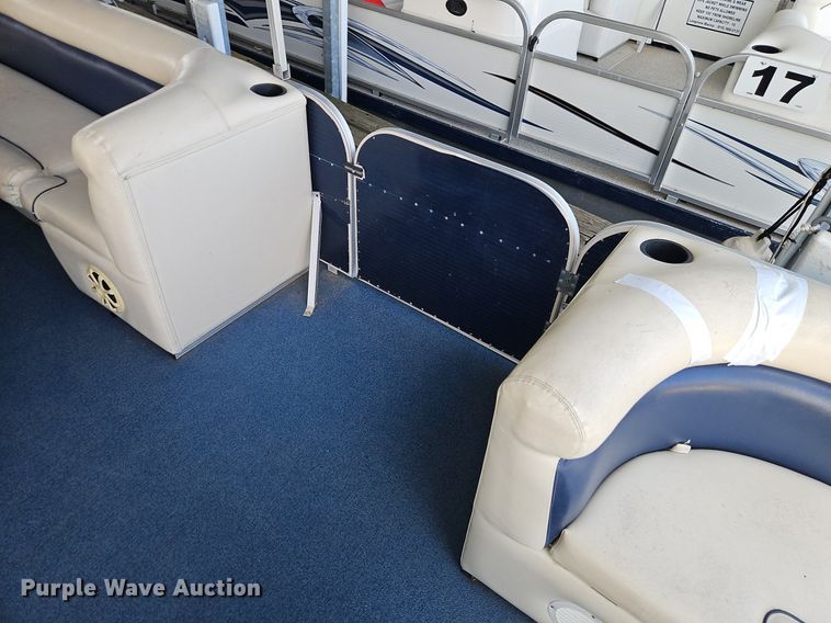 image for item EI3976 2012 Play Craft Clipper 2400 pontoon boat