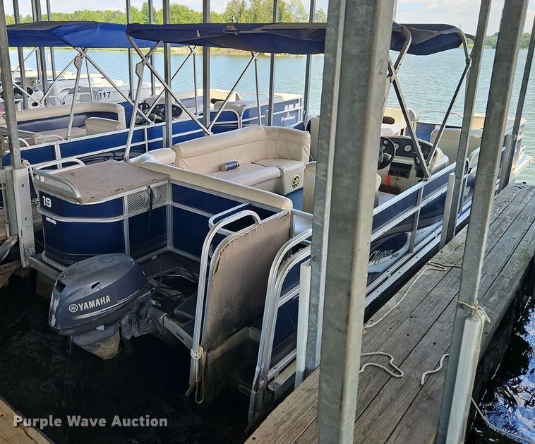 image for item EI3977 2012 Play Craft Clipper 2400 pontoon boat