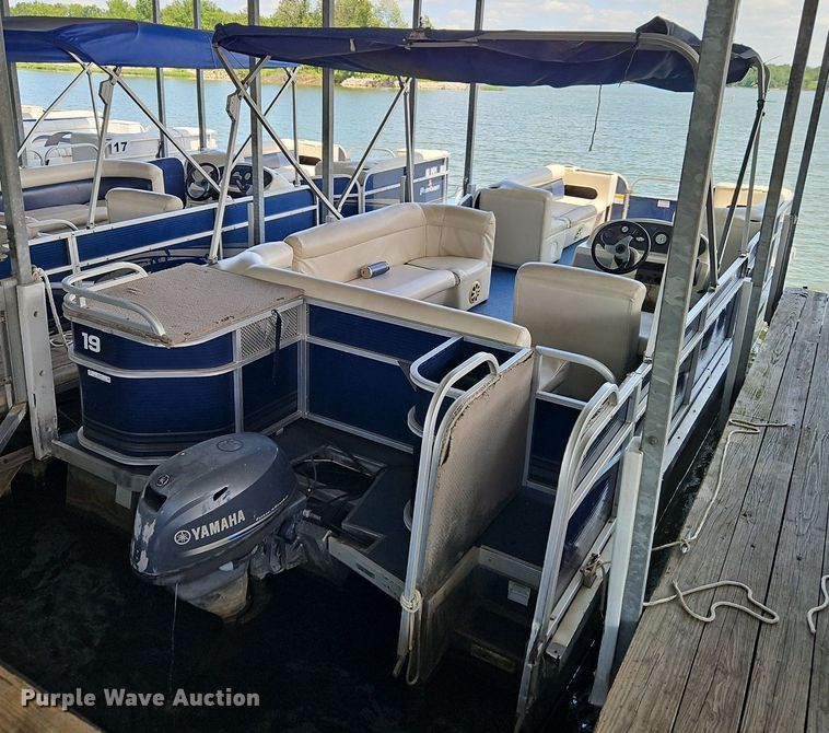 image for item EI3977 2012 Play Craft Clipper 2400 pontoon boat