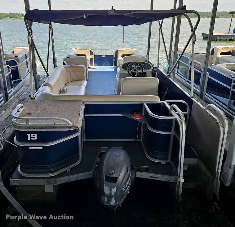 image for item EI3977 2012 Play Craft Clipper 2400 pontoon boat