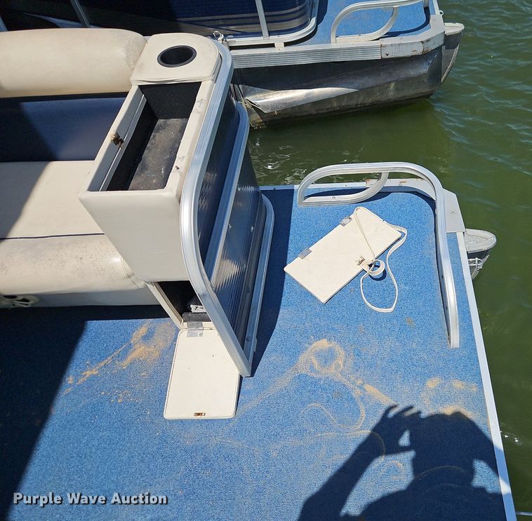 image for item EI3977 2012 Play Craft Clipper 2400 pontoon boat