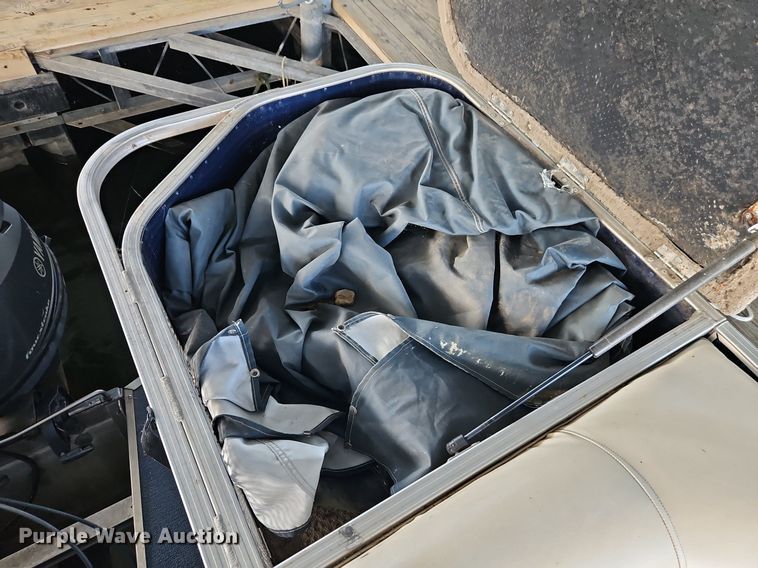 image for item EI3977 2012 Play Craft Clipper 2400 pontoon boat