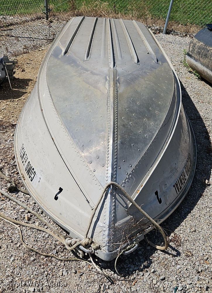 image for item EI3981 2004 Lowe  Sea Nymph 1667T boat