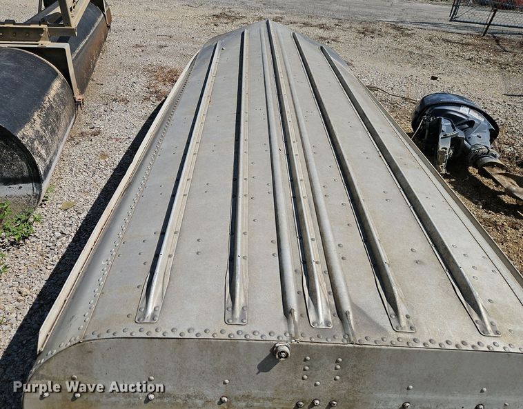 image for item EI3981 2004 Lowe  Sea Nymph 1667T boat