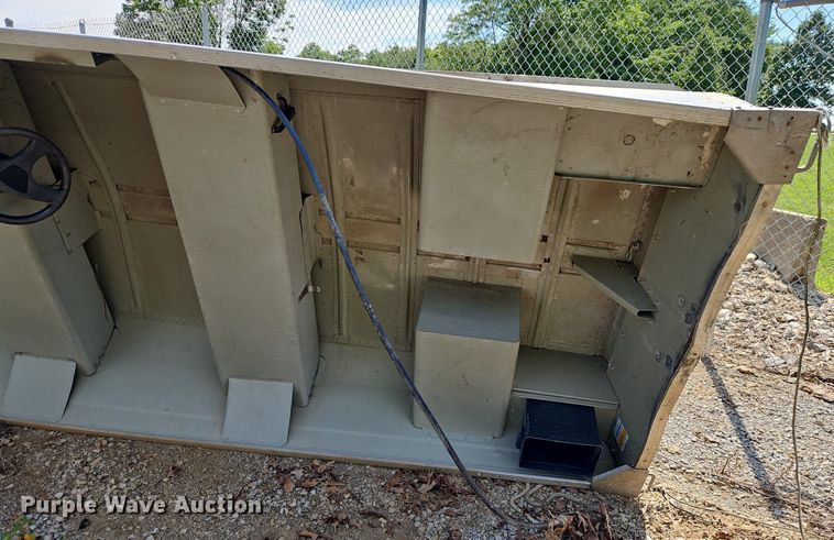 image for item EI3981 2004 Lowe  Sea Nymph 1667T boat