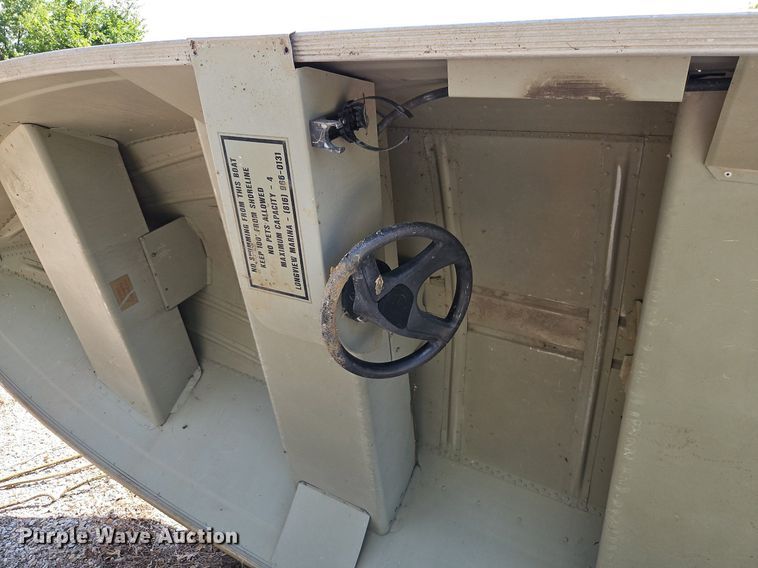 image for item EI3981 2004 Lowe  Sea Nymph 1667T boat