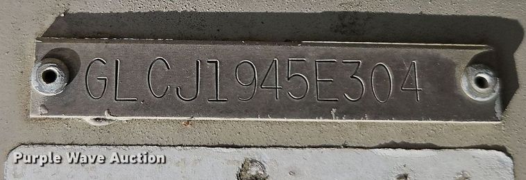 image for item EI3981 2004 Lowe  Sea Nymph 1667T boat