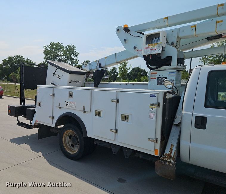 image for item EI8173 2008 Ford  F550 Super Duty XL bucket truck
