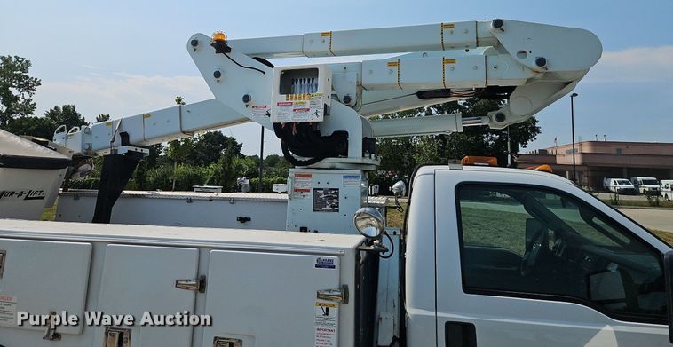 image for item EI8173 2008 Ford  F550 Super Duty XL bucket truck