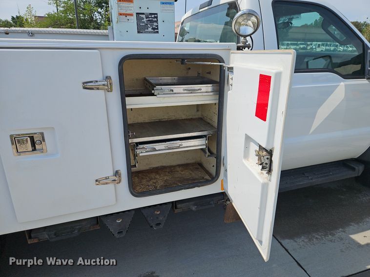 image for item EI8173 2008 Ford  F550 Super Duty XL bucket truck