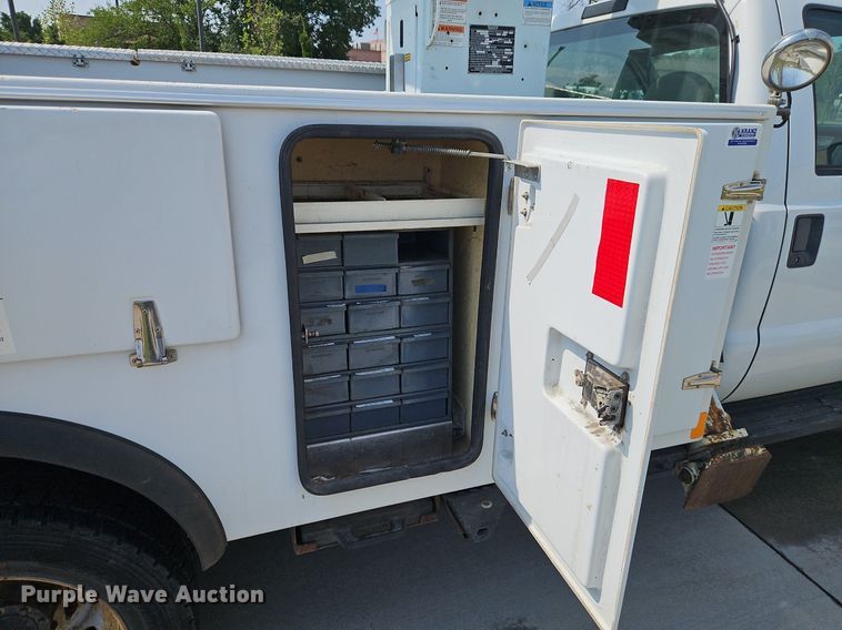 image for item EI8173 2008 Ford  F550 Super Duty XL bucket truck