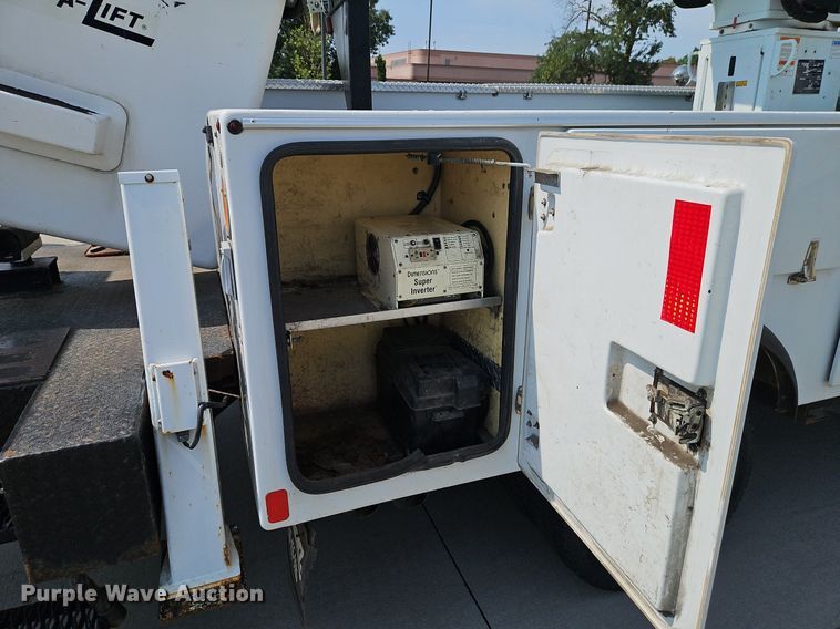 image for item EI8173 2008 Ford  F550 Super Duty XL bucket truck