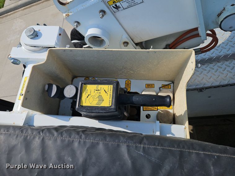 image for item EI8173 2008 Ford  F550 Super Duty XL bucket truck