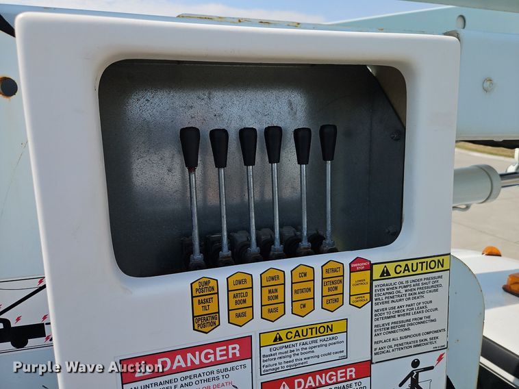 image for item EI8173 2008 Ford  F550 Super Duty XL bucket truck