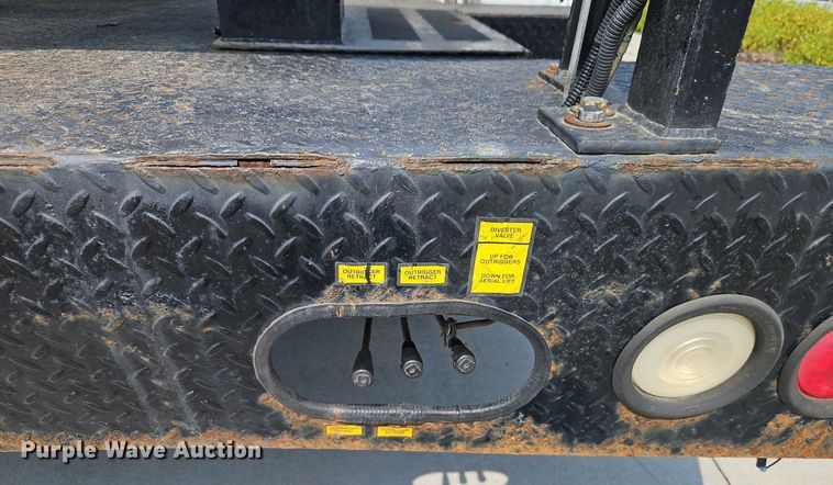 image for item EI8173 2008 Ford  F550 Super Duty XL bucket truck