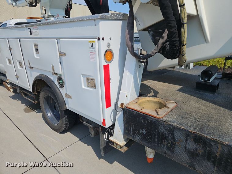 image for item EI8173 2008 Ford  F550 Super Duty XL bucket truck