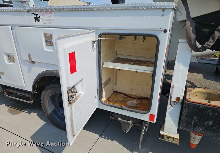 image for item EI8173 2008 Ford  F550 Super Duty XL bucket truck