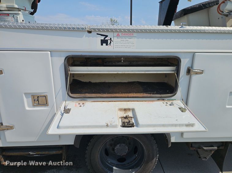 image for item EI8173 2008 Ford  F550 Super Duty XL bucket truck