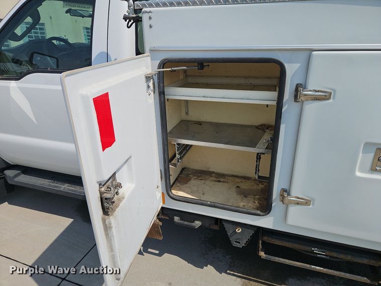 image for item EI8173 2008 Ford  F550 Super Duty XL bucket truck