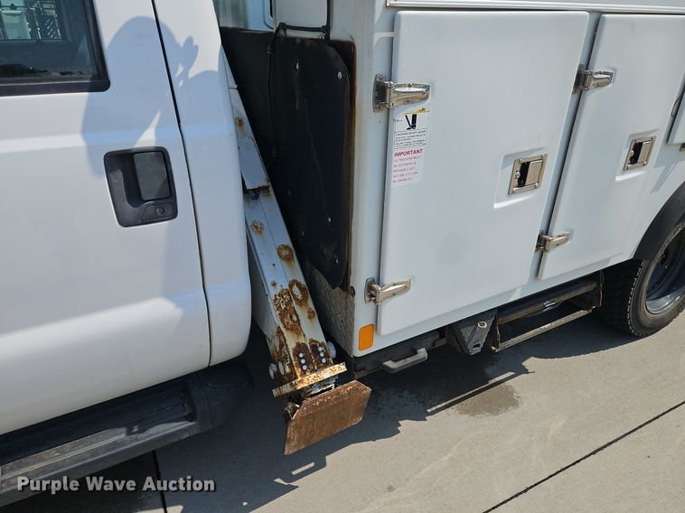 image for item EI8173 2008 Ford  F550 Super Duty XL bucket truck