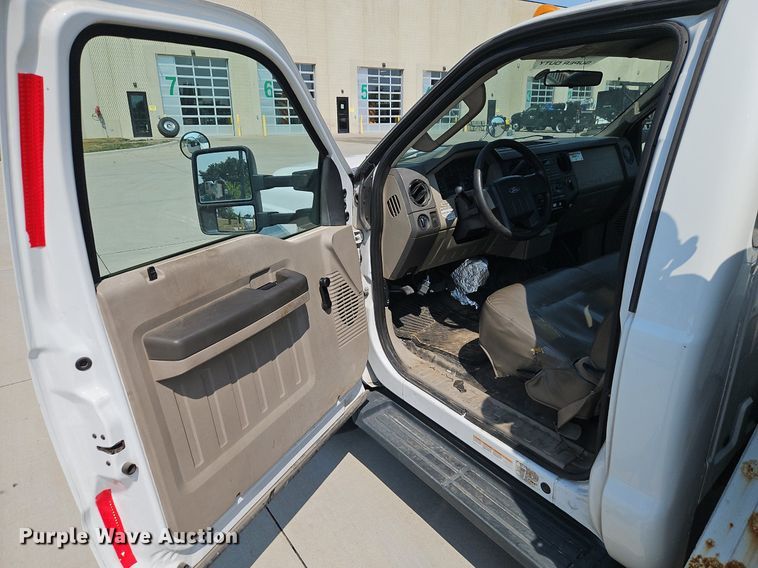 image for item EI8173 2008 Ford  F550 Super Duty XL bucket truck