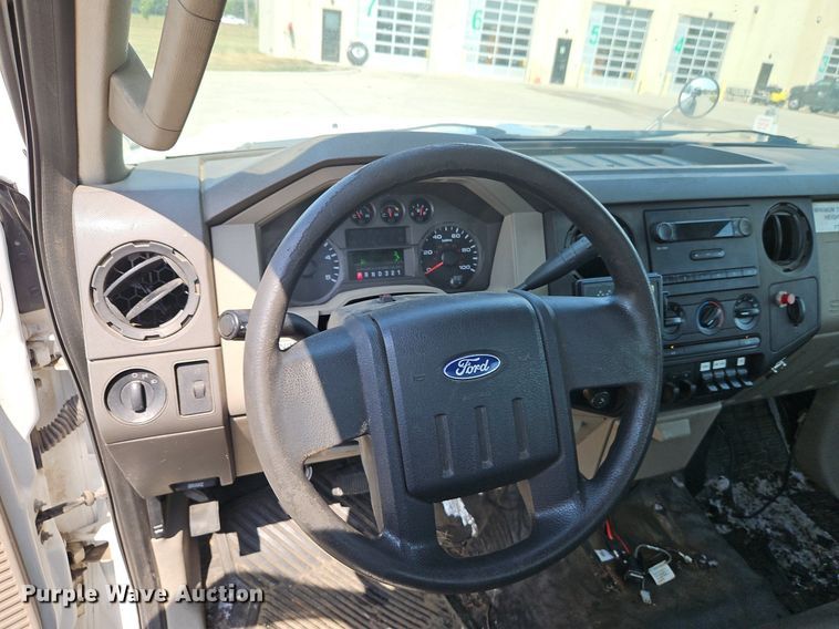 image for item EI8173 2008 Ford  F550 Super Duty XL bucket truck