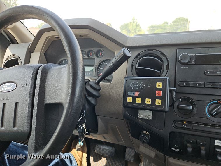 image for item EI8173 2008 Ford  F550 Super Duty XL bucket truck