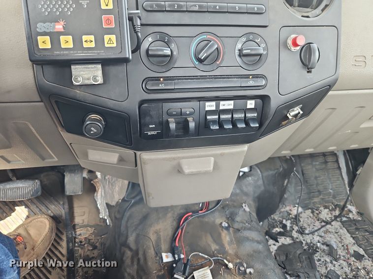 image for item EI8173 2008 Ford  F550 Super Duty XL bucket truck