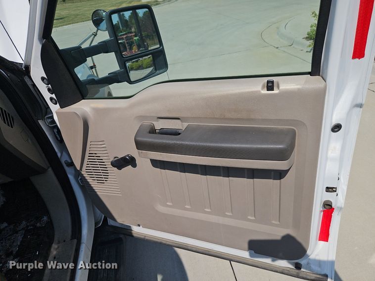 image for item EI8173 2008 Ford  F550 Super Duty XL bucket truck