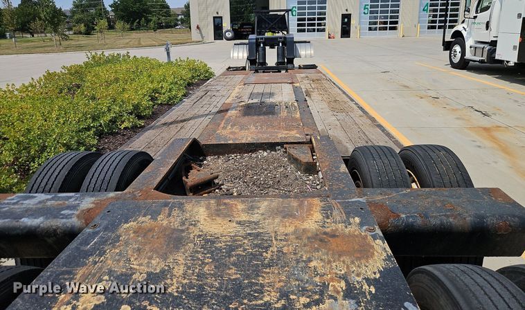 image for item EI8176 1991 Landoll lowboy equipment trailer