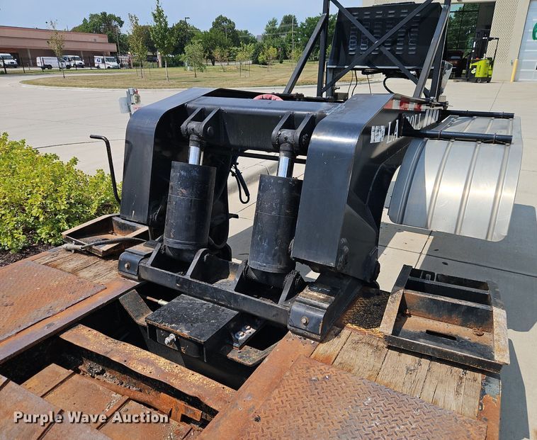 image for item EI8176 1991 Landoll lowboy equipment trailer