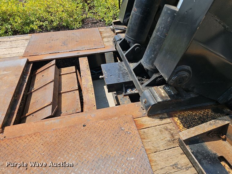 image for item EI8176 1991 Landoll lowboy equipment trailer