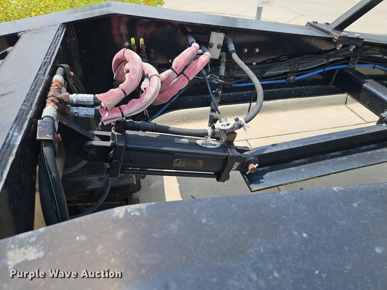 image for item EI8176 1991 Landoll lowboy equipment trailer