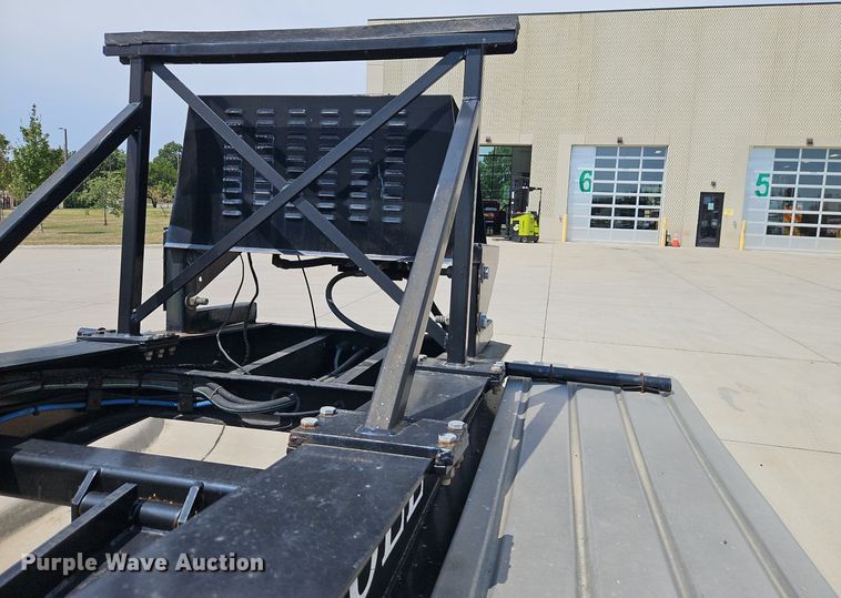 image for item EI8176 1991 Landoll lowboy equipment trailer