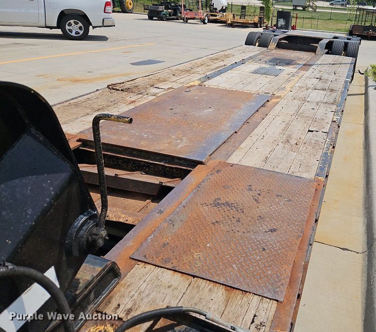 image for item EI8176 1991 Landoll lowboy equipment trailer