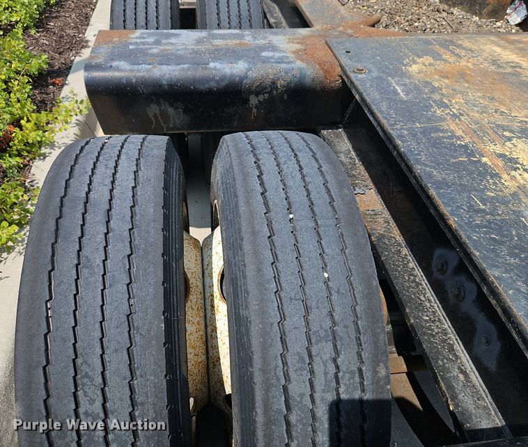 image for item EI8176 1991 Landoll lowboy equipment trailer