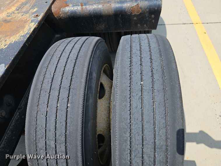 image for item EI8176 1991 Landoll lowboy equipment trailer