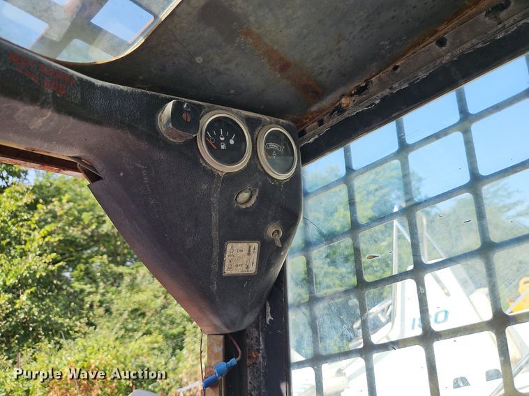 image for item EI8186 1987 Bobcat 743 skid steer loader