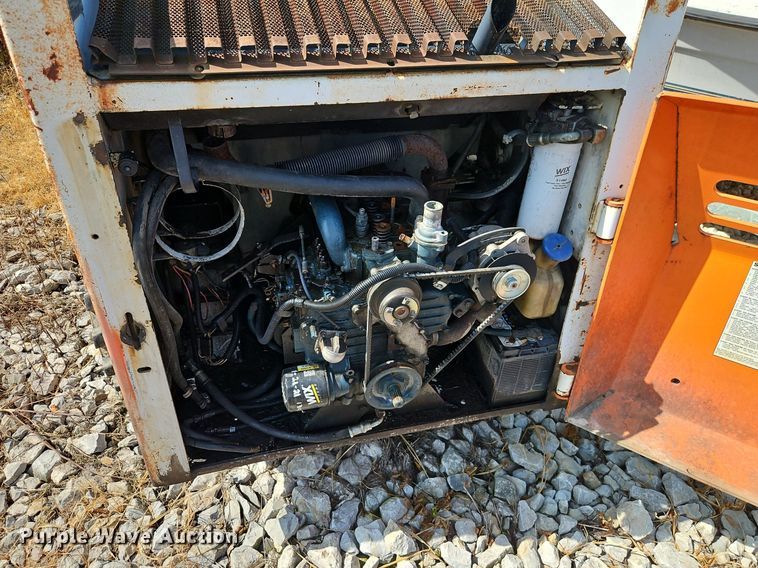 image for item EI8186 1987 Bobcat 743 skid steer loader