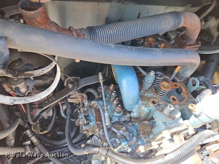 image for item EI8186 1987 Bobcat 743 skid steer loader