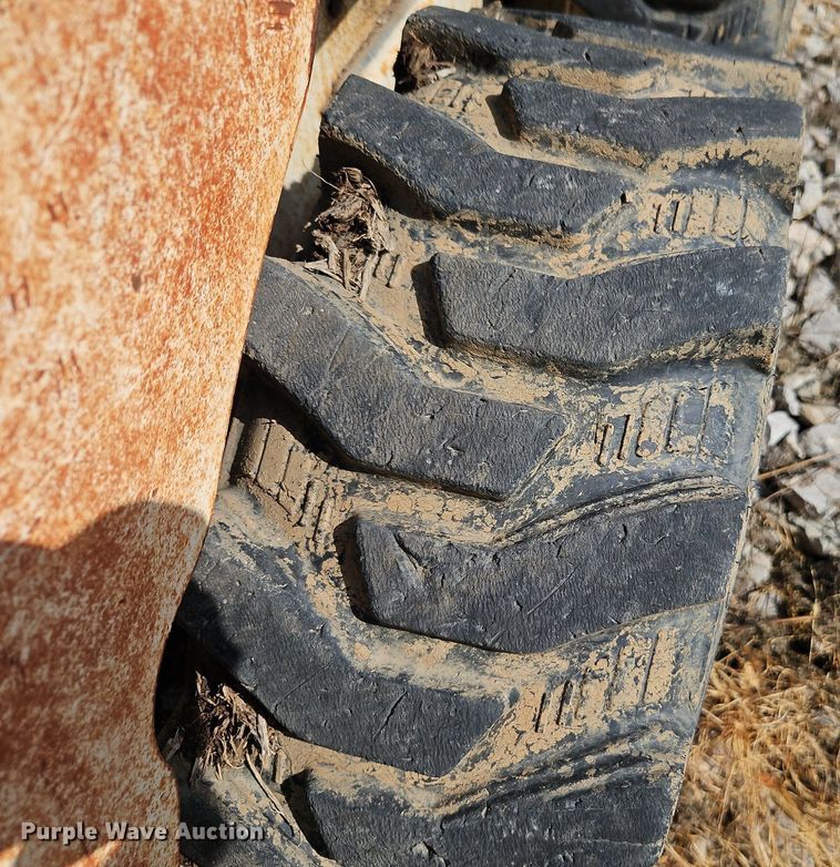 image for item EI8186 1987 Bobcat 743 skid steer loader