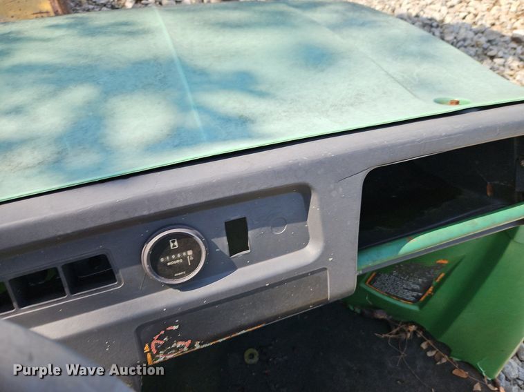 image for item EI8187 1996 John Deere Gator 4x2 utility vehicle