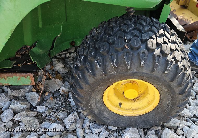 image for item EI8187 1996 John Deere Gator 4x2 utility vehicle