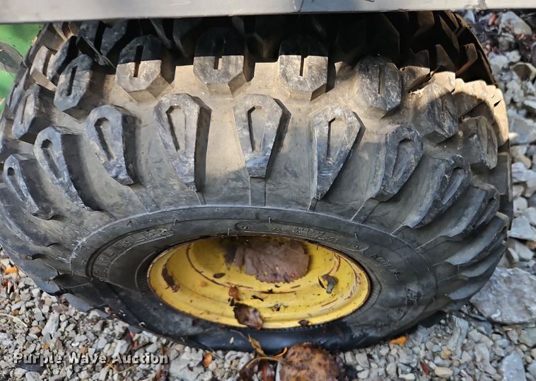 image for item EI8187 1996 John Deere Gator 4x2 utility vehicle