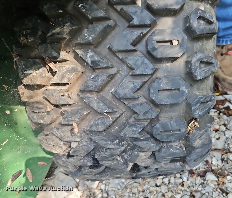 image for item EI8187 1996 John Deere Gator 4x2 utility vehicle