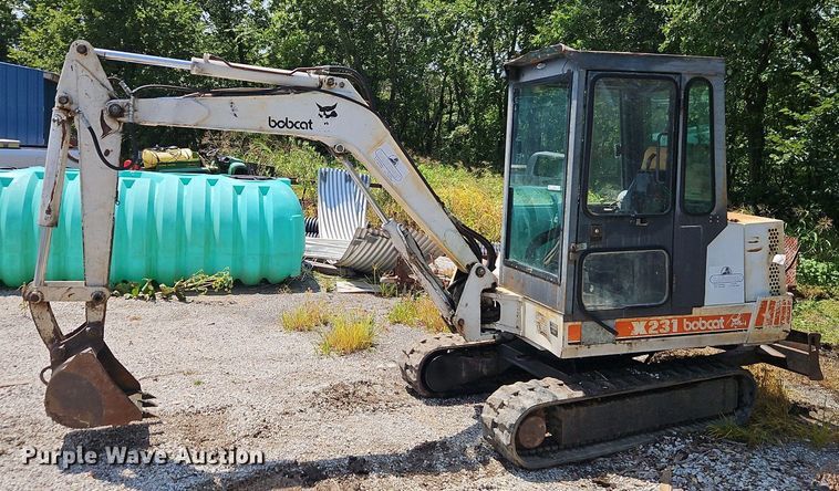 image for item EI8192 1993 Bobcat X231 mini excavator